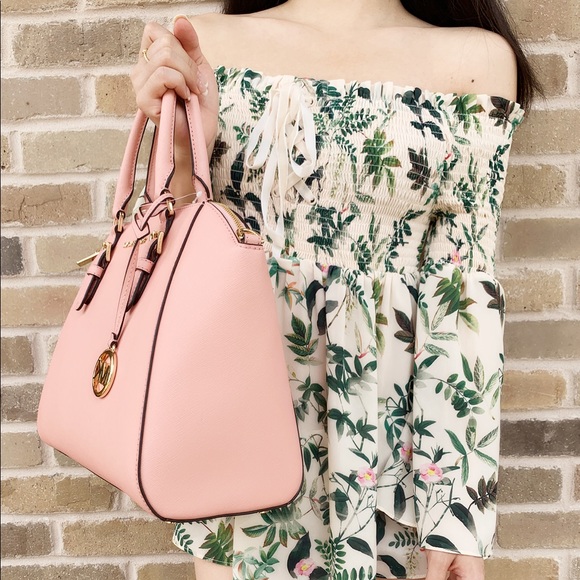 SALE💕Michael kors large satchel bag crossbody - Picture 3 of 4